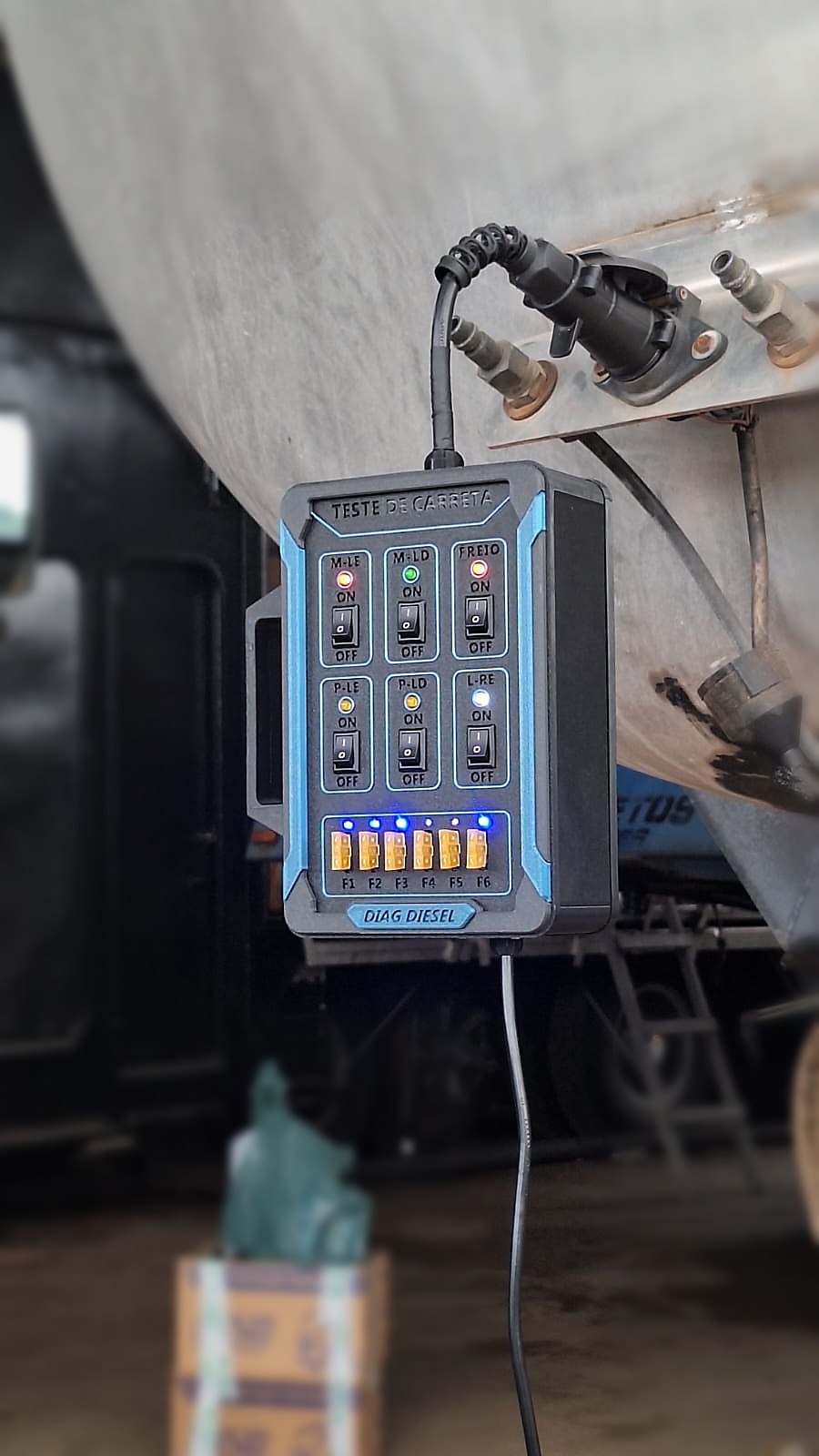 Diag Diesel em uso no teste elétrico de uma carreta